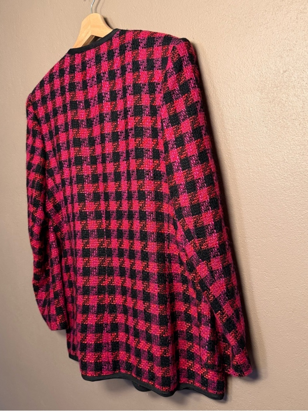 Preswick & Moore Vtg 90s Pink & Black Blazer Jacket, Gold/Black Buttons Size 14 - Picture 13 of 17